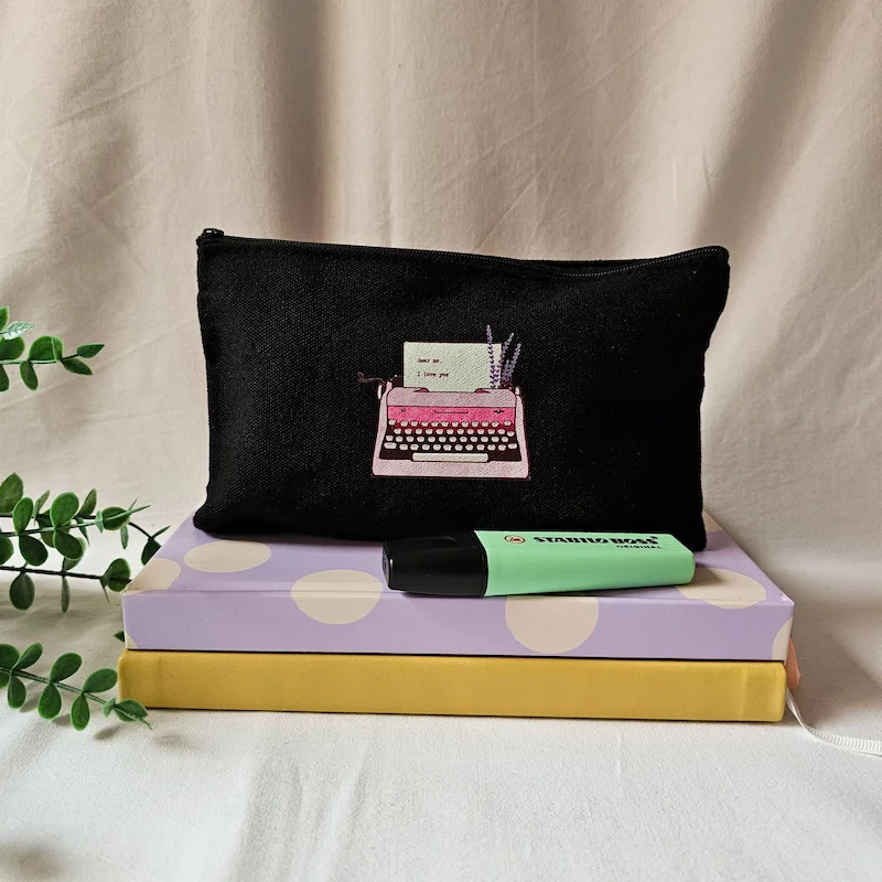 Estuche negro máquina de escribir