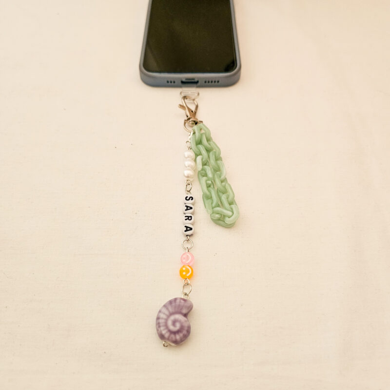 Phone Charm Concha Personalizable – Verde Pastel, Cute & Hecho a Mano